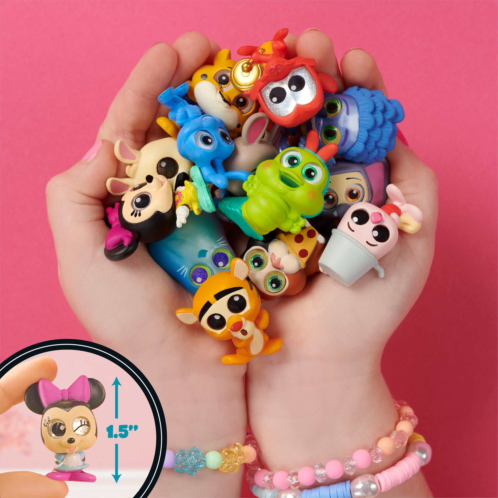 Disney Doorables Mini Peek Series 9, Sammelblindbeutelfiguren, offiziell lizenziertes Kinderspielzeug für Alter 5 bis, Geschenke und Geschenke